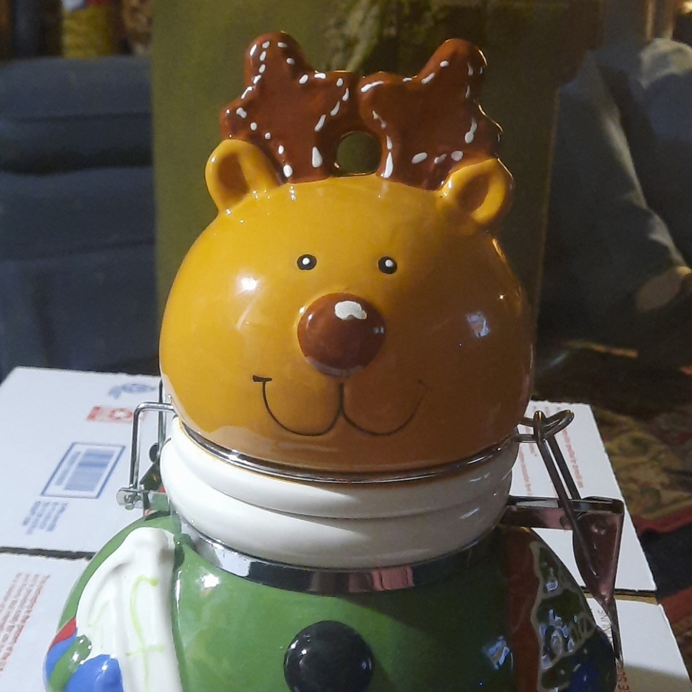 RUDOLPH CHRISTMAS COOKIES ๐ช CANISTER - Picture 3 of 9